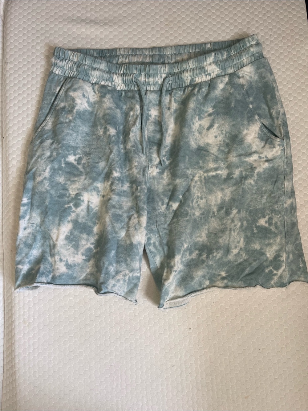 Men’s Light Blue Tie Dye Shorts
Medium
Great Used Condition
Original Use - Picture 5 of 6